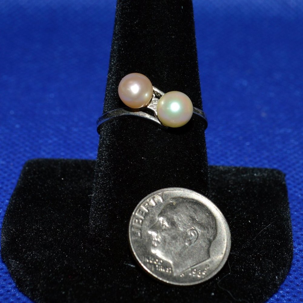 Sterling Silver Ring with Peach and Cream Pearls